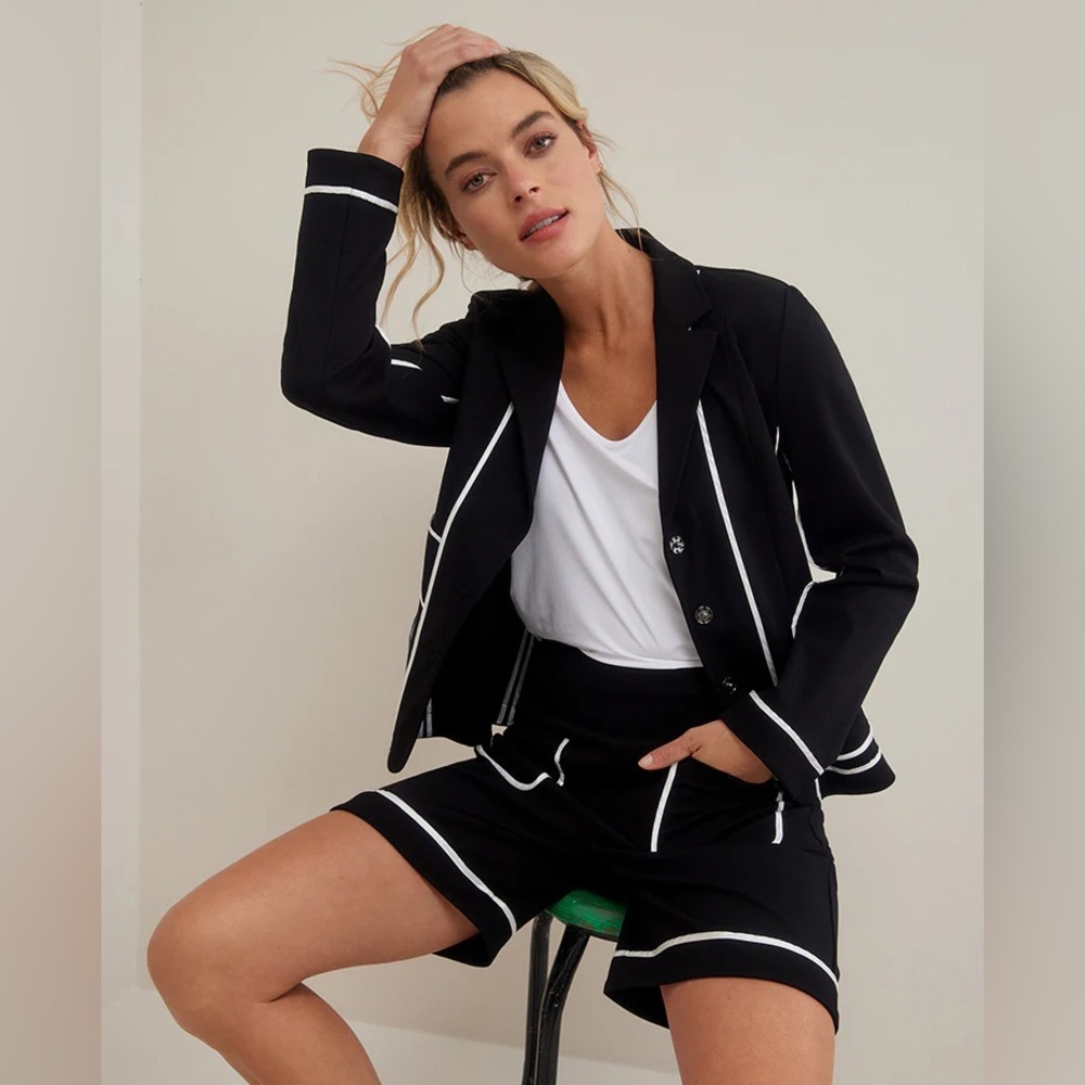 UCHUU | Contrast Stitching Shorts